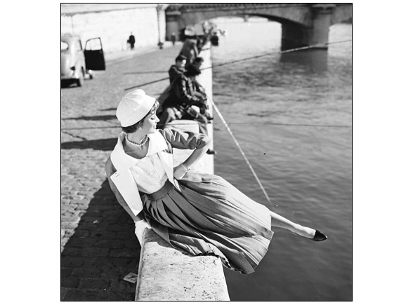  Marie Hélène Arnaud on the Seine river bank